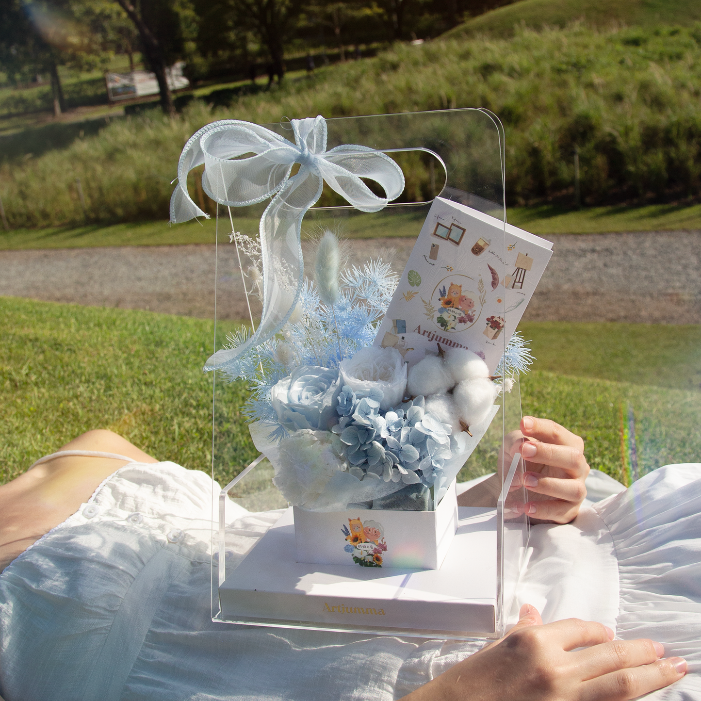 Cloud Kissed Bloom Box (Blue)